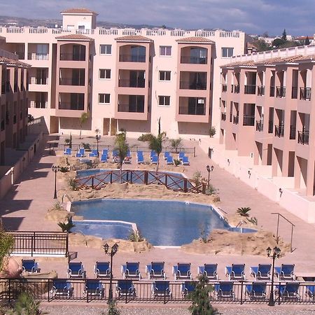 Royal Seacrest Apartments Aphrodite Hills Buitenkant foto