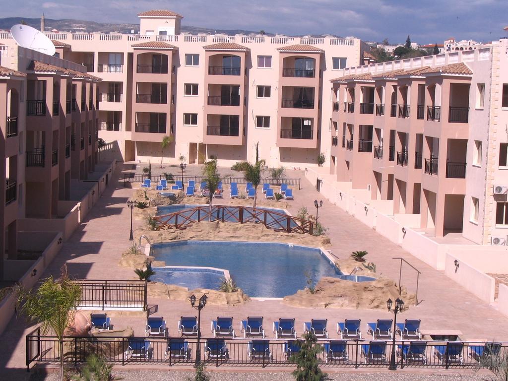 Royal Seacrest Apartments Aphrodite Hills Buitenkant foto