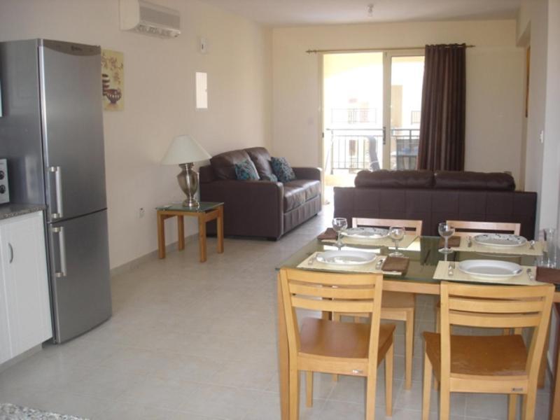 Royal Seacrest Apartments Aphrodite Hills Buitenkant foto