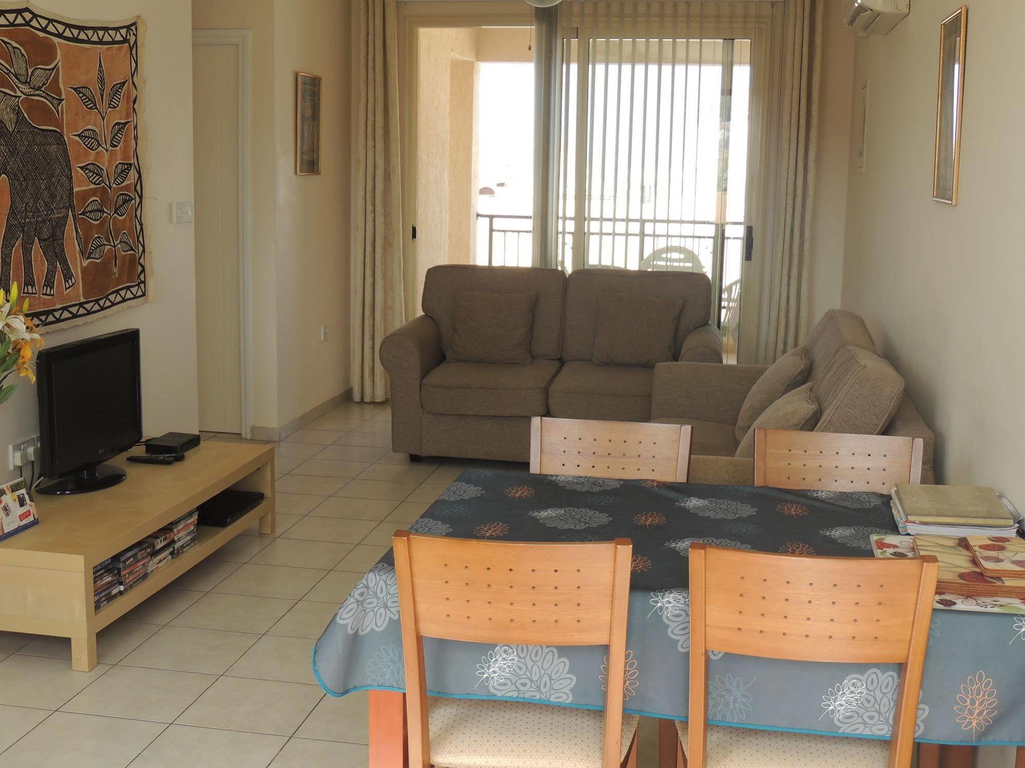 Royal Seacrest Apartments Aphrodite Hills Buitenkant foto